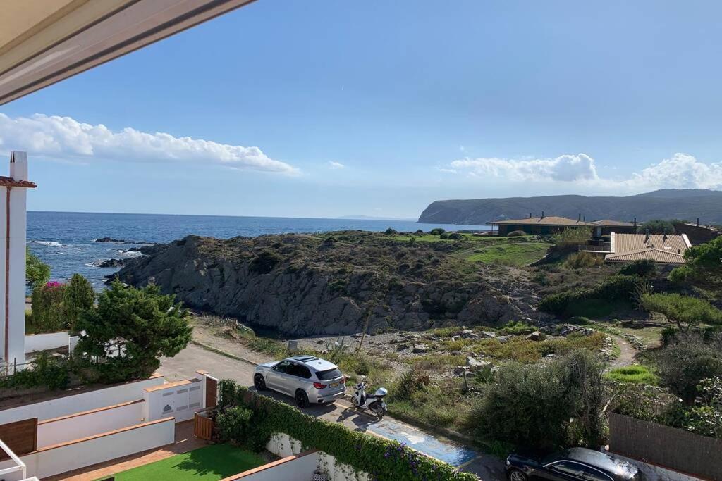 Beachfront Duplex With Terrace And Sea Views - Cadaqués Eksteriør bilde