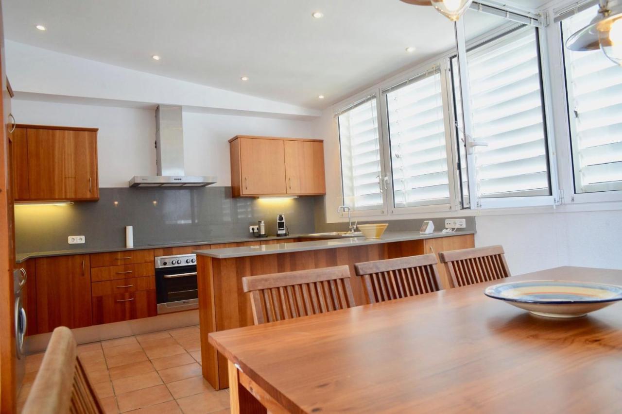 Beachfront Duplex With Terrace And Sea Views - Cadaqués Eksteriør bilde