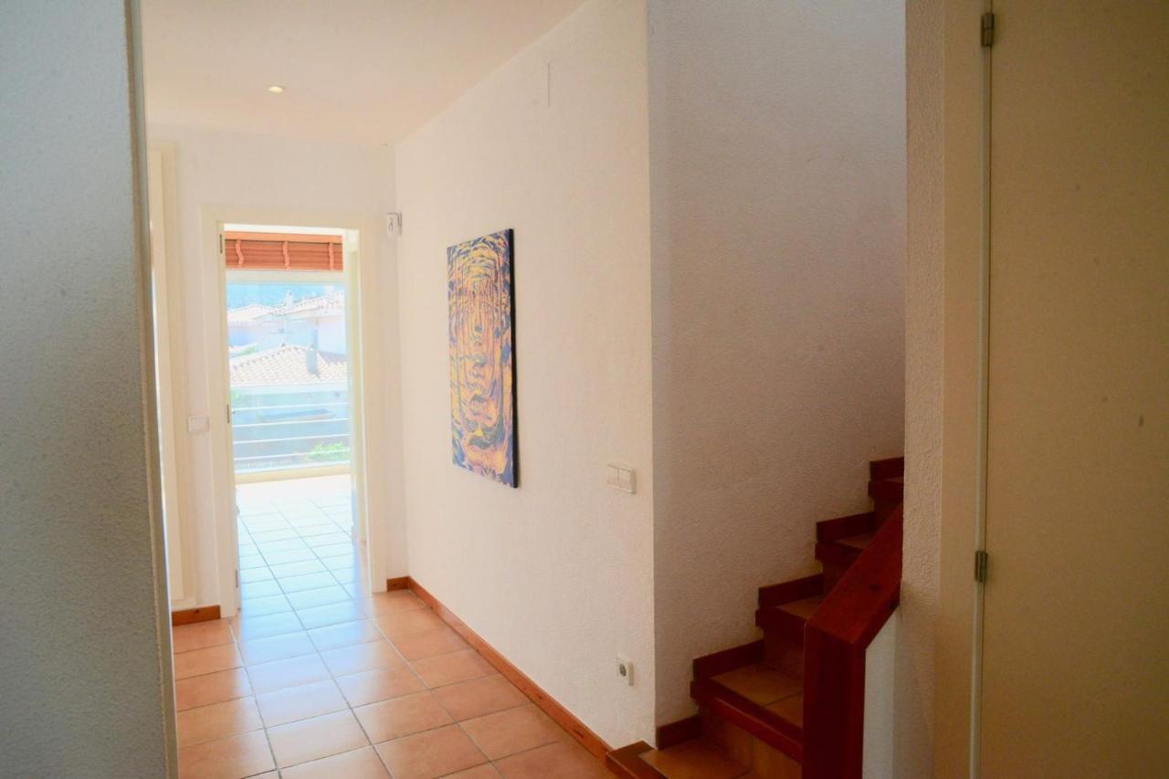 Beachfront Duplex With Terrace And Sea Views - Cadaqués Eksteriør bilde