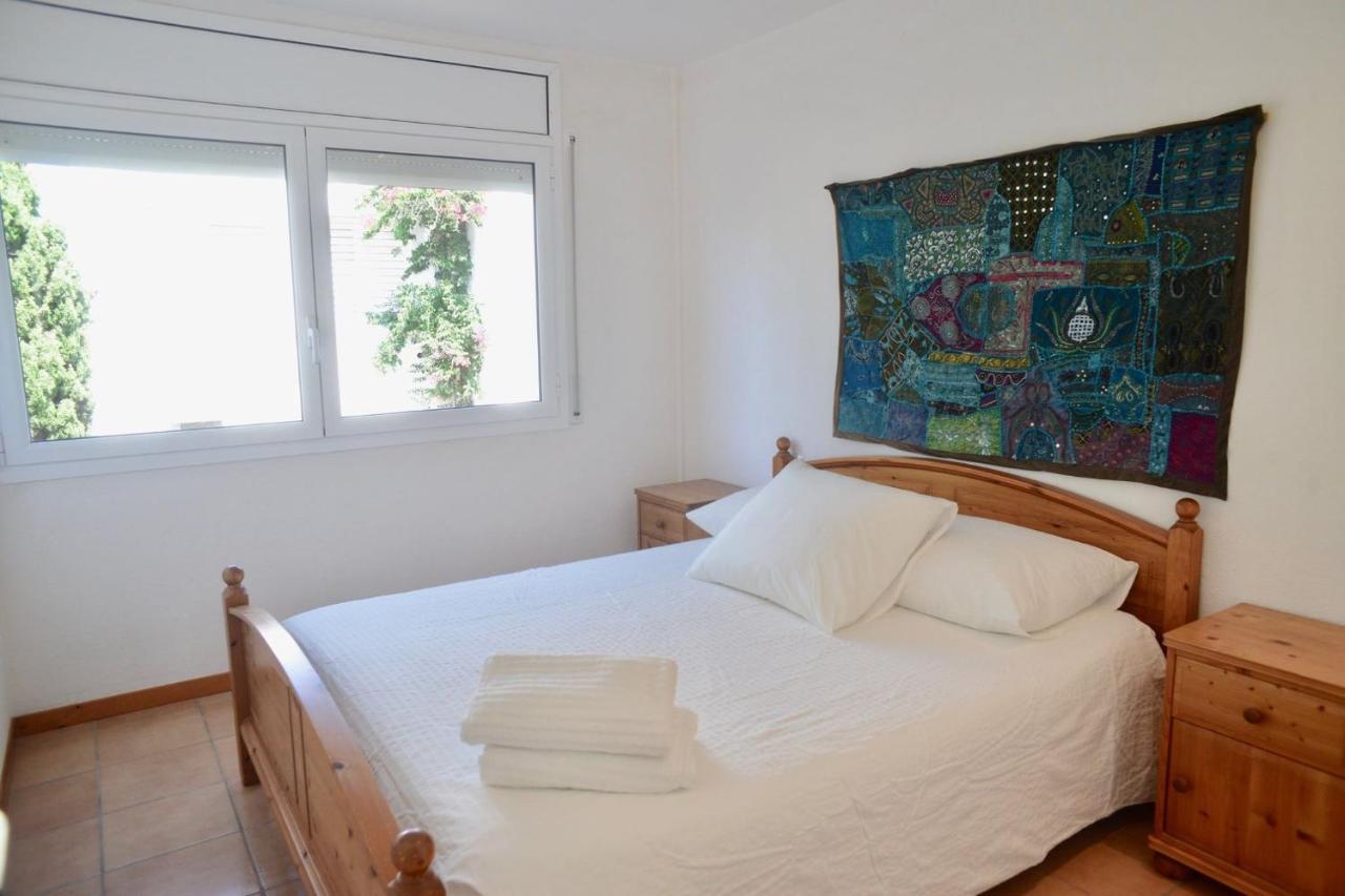 Beachfront Duplex With Terrace And Sea Views - Cadaqués Eksteriør bilde